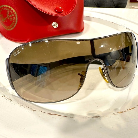 Men’s Ray Ban Sunglasses - Picture 3 of 7